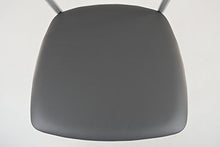Tommychairs - Set 2 sgabelli alti modello Elena per cucina e bar, struttura in acciaio verniciata colore alluminio e seduta imbottita e rivestita in pelle artificiale colore grigio scuro