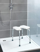 WENKO Sgabello doccia Secura - Sgabello per doccia con apertura igienica, portata 120 kg, Plastica, 46 x 36-46 x 53.5 cm, Bianco