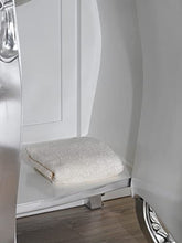 Simone Guarracino Luxury Design Comò e specchio Anderson stile Barocco Moderno arredo bagno bombato foglia argento marmo crema pomelli Crystal Sw