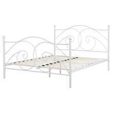 Beliani Letto in Metallo Bianco a Doghe con Decorazioni Sinuose 160 x 200 cm Dinard