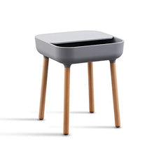 TRAND Lund - Comodino da salotto, colori alla moda, design scandinavo, ripiano e passacavi, in legno/plastica, 40 x 40 cm, colore: grigio/grigio