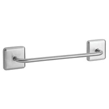 mDesign Set da 2 portasciugamani da bagno senza montaggio – Barra porta asciugamani adesiva per salviette, asciugamani per sauna e degli ospiti – Appendi asciugamani da parete in acciaio – Argento