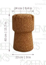 Greencorks, Collezione BEERPOUF, Coppia di Sgabelli Piccoli in Sughero. Altezza 40 Centimetri. Variante in Sughero Biondo.