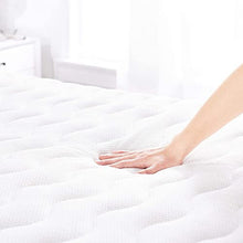 Amazon Basics - Coprimaterasso in memory foam , spessore 7 cm, 160 x 190 cm
