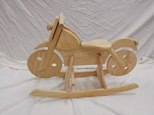 Dondolo per bambini a forma di moto in legno massiccio