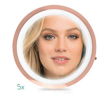 Navaris Specchio da Trucco LED Ingrandimento 5X con Ventosa - Specchietto Cosmetico Illuminato Ingrandente x5 - Bagno Make Up Batterie - Rame