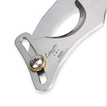 NIHAOA Accessori del Sigaro Corrosione Cigar Cutter in Acciaio Inox Sigaro Scissor con Il Cappotto e Il Contenitore di Regalo Buon apporto di umidità