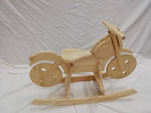 Dondolo per bambini a forma di moto in legno massiccio