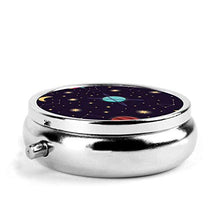 Contenitore portapillole a 3 scomparti, con pianeti, stelle e casco astronauta, kit da viaggio di lusso, in metallo, rotondo, argento, pillole, vitamine e olio di pesce