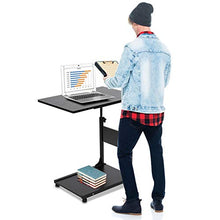 Ejoyous Tavolo Porta Laptop su Ruote, tavolino Mobile per Divano con divisorio di stoccaggio Comodino da caffè Regolabile in Altezza per Soggiorno Camera da Letto Ufficio Ospedale(Salice Nero)