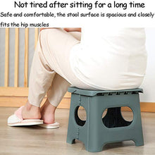 YUNM Sgabello Pieghevol, Plastica Sgabello Richiudibileda Viaggio Portatile Fino A,Compatto E Facile da Riporre, Perfetto per La Cucina E Il Bagno M 26X22X20Cm Verde.