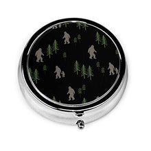Sasquatch - Contenitore rotondo per pillole con 3 scomparti, in metallo, per medicinali e vitamine, per viaggi all'aperto