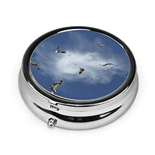 Osprey Fishing Real Sky - Contenitore rotondo per pillole a 3 scomparti, in metallo, per medicina e vitamine, per viaggi all'aperto
