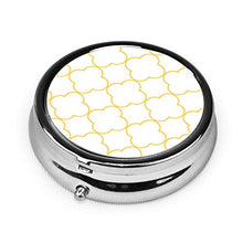 Quatrefoil - Contenitore rotondo per pillole, 3 scomparti, in metallo, per medicine, vitamine, colore: bianco