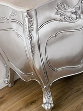 Simone Guarracino Luxury Design Comò e specchio Anderson stile Barocco Moderno arredo bagno bombato foglia argento marmo crema pomelli Crystal Sw