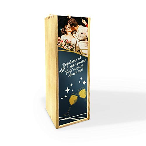 Gifty Lab Cassa per Vino o Champagne Personalizzata con Foto e Testo, Wine Box Scatola Porta Bottiglie da Vino in Legno di Pino, Anniversario di Coppia, cod Ali13