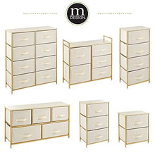 mDesign Comodino in stoffa con 3 cassetti – Pratico organizer in stoffa, metallo e MDF – Ideale per le camere da letto o molti altri spazi della casa – crema/ottone