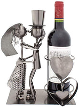 BRUBAKER Portabottiglia da Vino dal Raffinato Design Coppia di Sposi - Portabottiglie per Vino in Metallo con Biglietto di Auguri