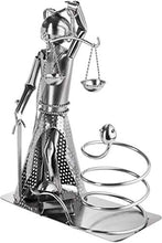 BRUBAKER Supporto per Bottiglie di Vino Justitia con Serpente - Supporto per Bottiglie di Scultura in Metallo - Regalo di Vino con Figura in Metallo per Avvocati, Giudici - con Biglietto D'auguri