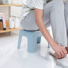 WYB Sgabello in plastica, Sgabello Piccolo e Antiscivolo Piccolo e Leggero, poggiapiedi Portatile in One-Step, Adatto per Cucina, Bagno e Toilette,Nero