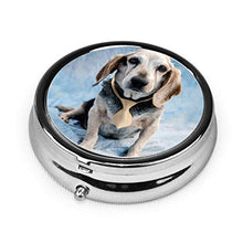 Kippy Beagle Senior and Best Dog Ever Iris Richardson - Contenitore rotondo per pillole a 3 scomparti, in metallo, per medicina e vitamine, per viaggi all'aperto