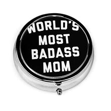 Badass Mom - Contenitore rotondo per pillole a 3 scomparti, in metallo, per medicina e vitamine, per viaggi all'aperto