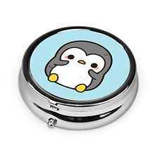 Shy Penguin - Contenitore rotondo per pillole, 3 scomparti, in metallo, per medicina e vitamine, per viaggi all'aperto