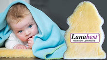 Pelle di agnello Merino per bambini. Premium qualita prodotta in Germania. Lavabile a 30 °. Particolarmente morbide, accoglienti e poco odorose. Senza cromo. BIO-QUALITA di cui ti puoi fidare = qualità del regalo. Lunghezza della pelle circa 70 cm.