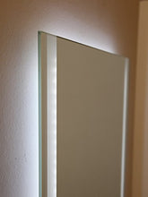 Yellowshop - Specchio Specchiera Cm L.60 x H.80 A Luce LED Retroilluminato Filo Muro Bagno Design Moderno con Touch Modello Vertical 68