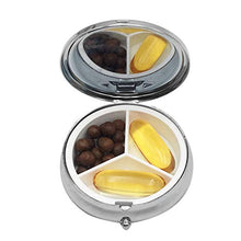 3 Pezzi Scatola per Pillole Rotonda Metallo, Ouceanwin Scatola Porta Pillole 3 Scomparti Portapillole Giornaliero Portatile Viaggio Portapillole Piccolo Contenitore per Compresse Vitamine
