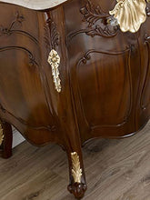 Simone Guarracino Luxury Design Comò e specchio Anderson stile Barocco Inglese arredo bagno bombato noce e foglia oro marmo crema pomelli Crystal Sw