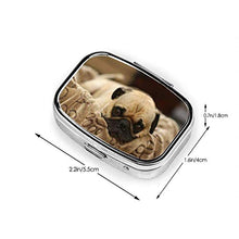 Portapillole – Personalizzato Carlino che gioca marrone cane zampa animali selvatici, portapillole portatile rettangolare in metallo argentato, compatto 2 spazi, portapillole per viaggio/tasca/borsa