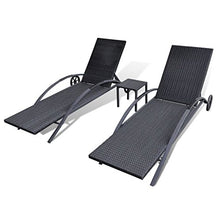 Festnight 3 Pz Set Lettino da Sole,Lettino Prendisole da Giardino Esterno con Tavolino in Polirattan Marrone/Nero Reclinabile con Ruote e Braccioli,Sedia a Sdraio da Giardino Esterno in Polirattan