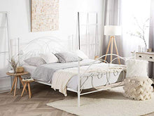 Beliani Letto in Metallo Bianco a Doghe con Decorazioni Sinuose 160 x 200 cm Dinard