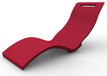 Chaise Longue colore Cherry da terra ARKEMA S010-3027 Sedia sdraio realizzata in polietilene ad alta densità con superficie effetto pietra Lettino prendisole Resiste agli UV, alla salsedine e al calcare Ergonomica leggera e facilmente igenizzabile