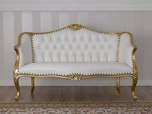 SIMONE GUARRACINO LUXURY DESIGN Divano Megan Stile Barocco Francese Foglia Oro Ecopelle Bianca Bottoni Crystal SW