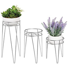 mDesign Midcentury Set da 3 Portavasi da terra in metallo – Portapiante da interno con design rotondo moderno e gambe a forcina – Versatili fioriere da interno e esterno – argento