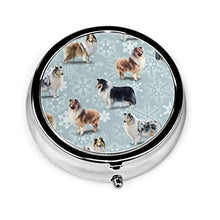 The Rough Collie Christmas - Contenitore rotondo per pillole a 3 scomparti, in metallo, per medicina e vitamine, per viaggi all'aperto