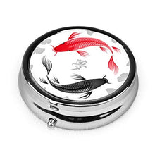 Koi Yume - Contenitore rotondo per pillole, 3 scomparti, in metallo, per medicina e vitamine, per viaggi all'aperto