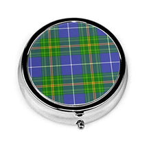 Nova Scotia - Contenitore per pillole rotondo in tartan, 3 scomparti, in metallo, per medicina e vitamine, per viaggi all'aperto