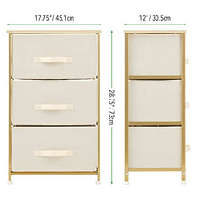 mDesign Comodino in stoffa con 3 cassetti – Pratico organizer in stoffa, metallo e MDF – Ideale per le camere da letto o molti altri spazi della casa – crema/ottone