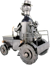 Brubaker Portabottiglie con trattore, autista e cane - oggetto decorativo Trecker Schlepper in metallo - supporto per bottiglia con biglietto di auguri per il vino