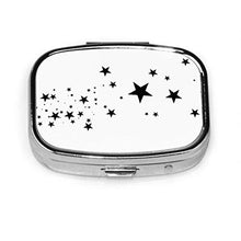 Custodia dell'organizzatore della pillola, stelle che cadono nube isolate sulla scatola portatile della pillola, scatola quadrata della pillola