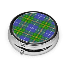 Nova Scotia - Contenitore per pillole rotondo in tartan, 3 scomparti, in metallo, per medicina e vitamine, per viaggi all'aperto