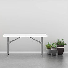 Todeco - Tavolo Portatile Pieghevole, Tavolo Trasportabile - Materiale: HDPE - Carico Massimo: 100 kg - 122 x 61 cm, Bianco, Pieghevole a metà