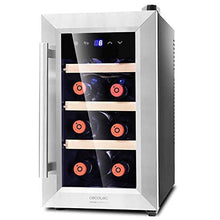 Cecotec Cantinetta Grand Sommelier 800 CoolWood. 8 bottiglie, capacità di 25 l, porta in vetro con telaio in acciaio inox e ripiani in legno, pannello touch e display a LED.