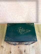 Cassettiera asiatica (41 x 61 x 71 cm) in narghilè – Nero – con noccioli in pietra ollare intagliati