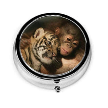 Scatola rotonda per medicina portatile, mini pillole in metallo, dispenser per pillole tascabili, borsa da viaggio, regalo per tigre, orango e amici