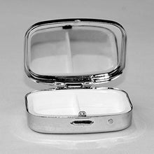 Junebug - Contenitore per pillole con colibrì di gelsomino, con fiori e orchidee, in metallo, a due scomparti, per medicinali e medicinali, organizer da viaggio