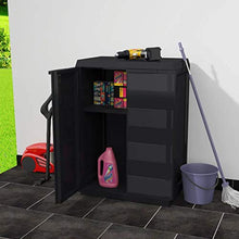 Cikonielf Armadio da Giardino Basso 65 x 38 x 87 cm Armadietto da Giardino in Polipropilene con 2 Porte e 1 ripiano Regolabile ventilato con scanalature di scolo,Nero